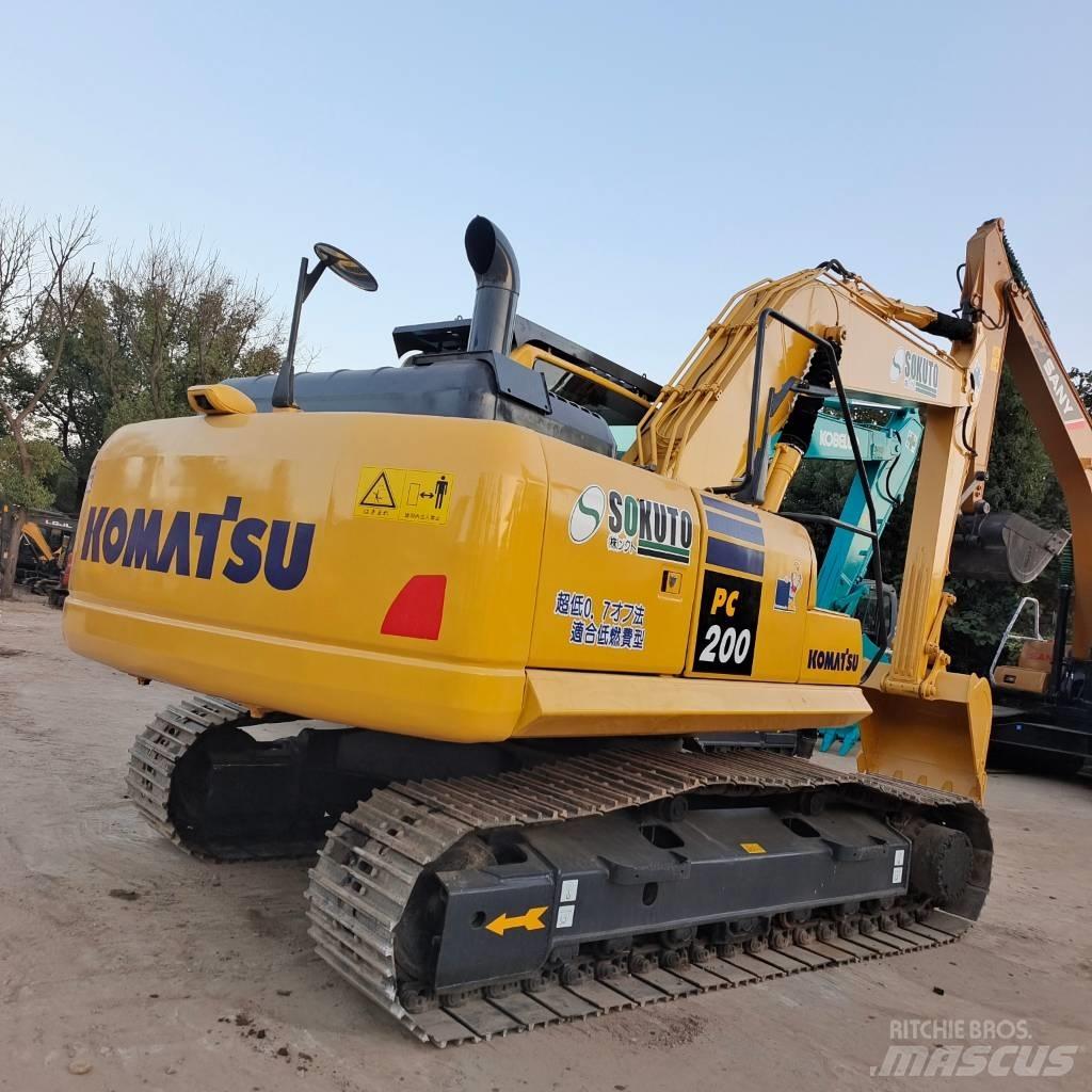 Komatsu PC 200-8 حفارات زحافة
