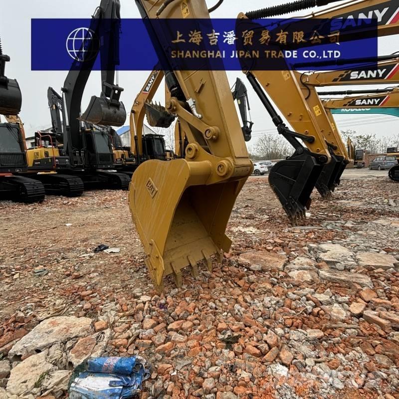 CAT 320 D حفارات زحافة