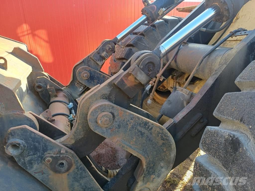 Volvo BM 4600 لوادر بعجل