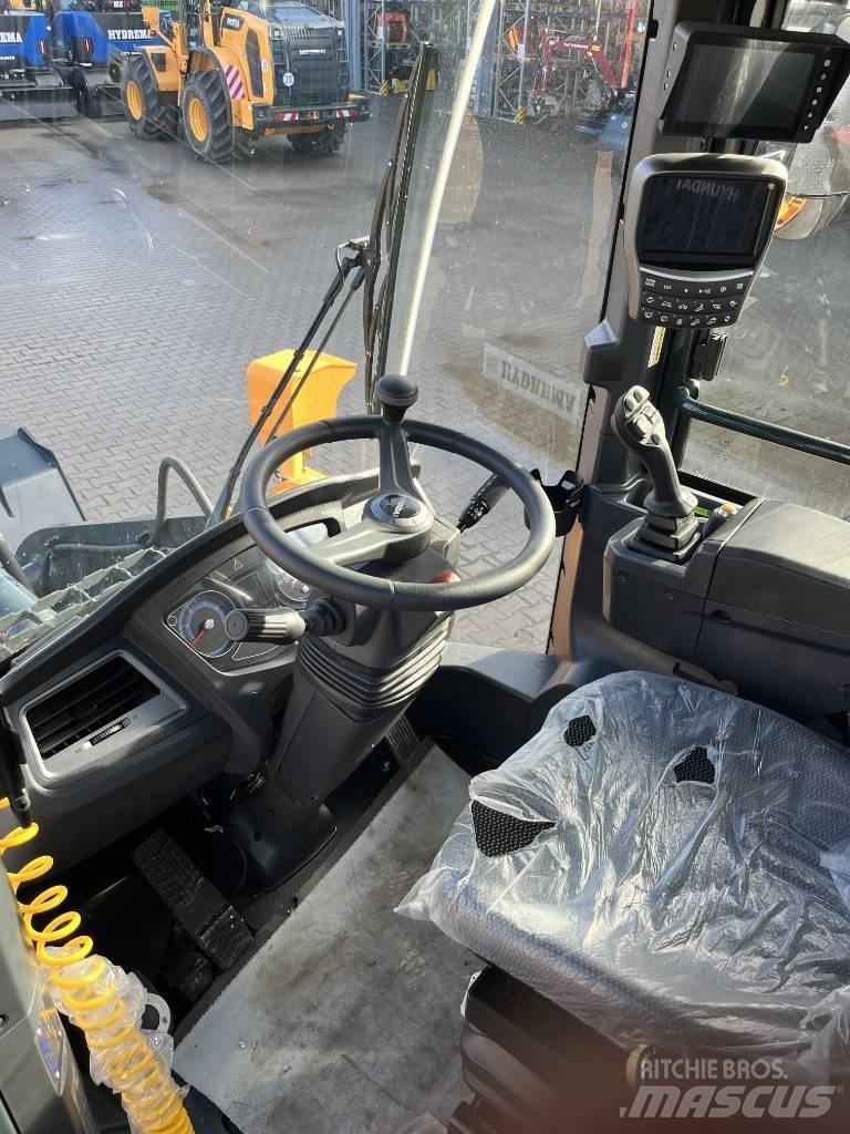 Hyundai HL940A لوادر بعجل