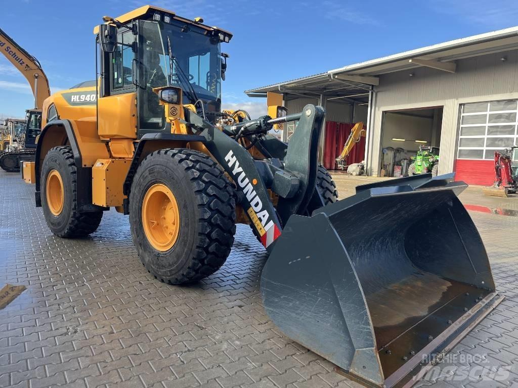 Hyundai HL940A لوادر بعجل