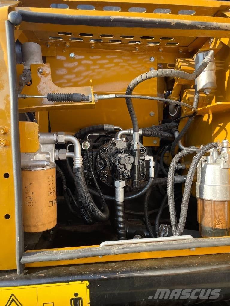 Sany SY 135 C حفارات زحافة