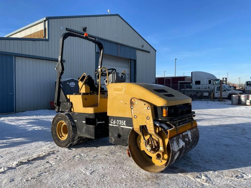 CAT CB 335 E مداحل ثنائية الاسطوانة