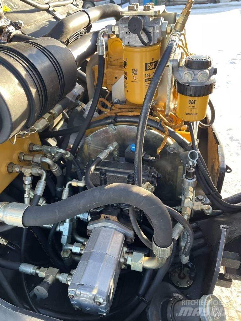CAT CB 335 E مداحل ثنائية الاسطوانة