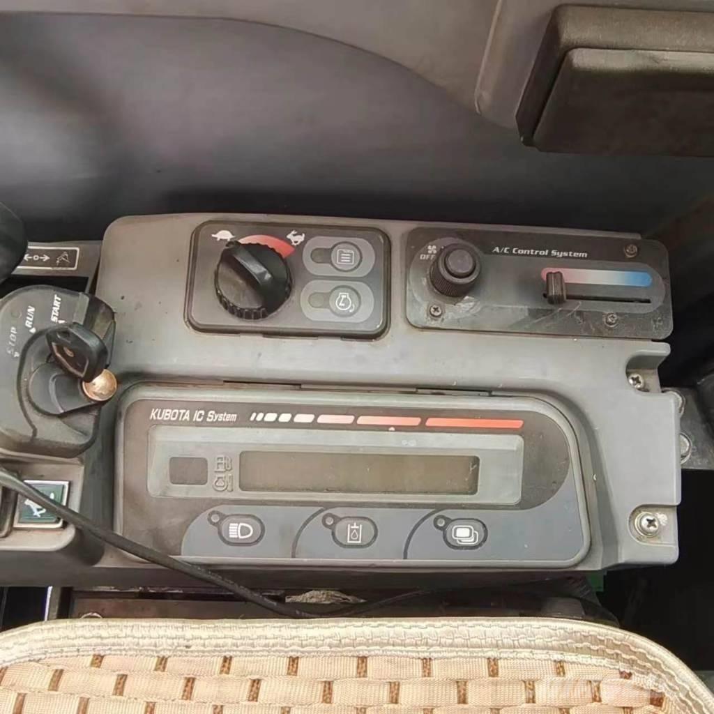 Kubota KX 183 حفارات زحافة