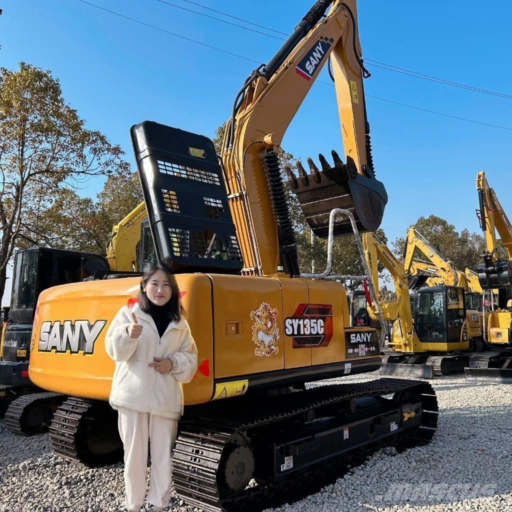 Sany SY 135 حفارات زحافة