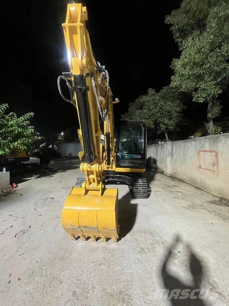 CAT 307 D حفارات زحافة