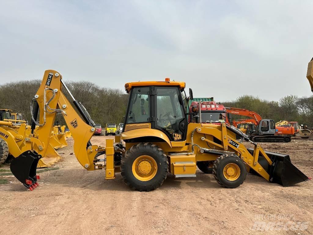 JCB 3CX لوادر ذات جرافات عكسية