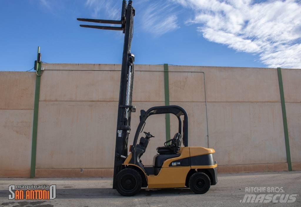 CAT DP 35 N شاحنات الديزل