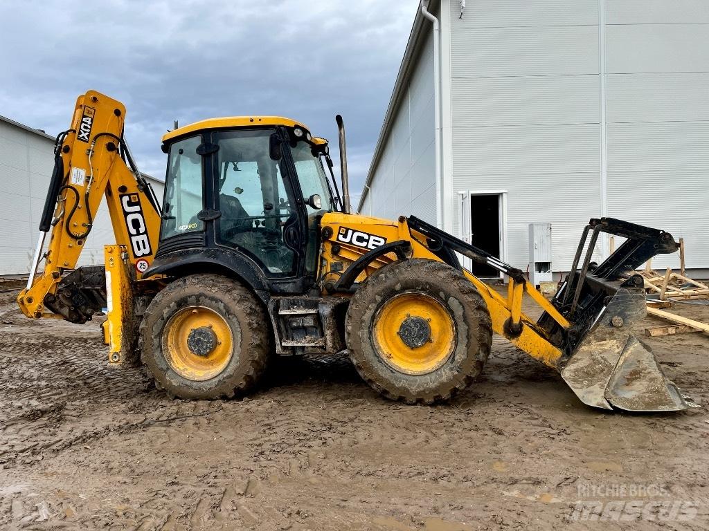 JCB 4 CX لوادر ذات جرافات عكسية