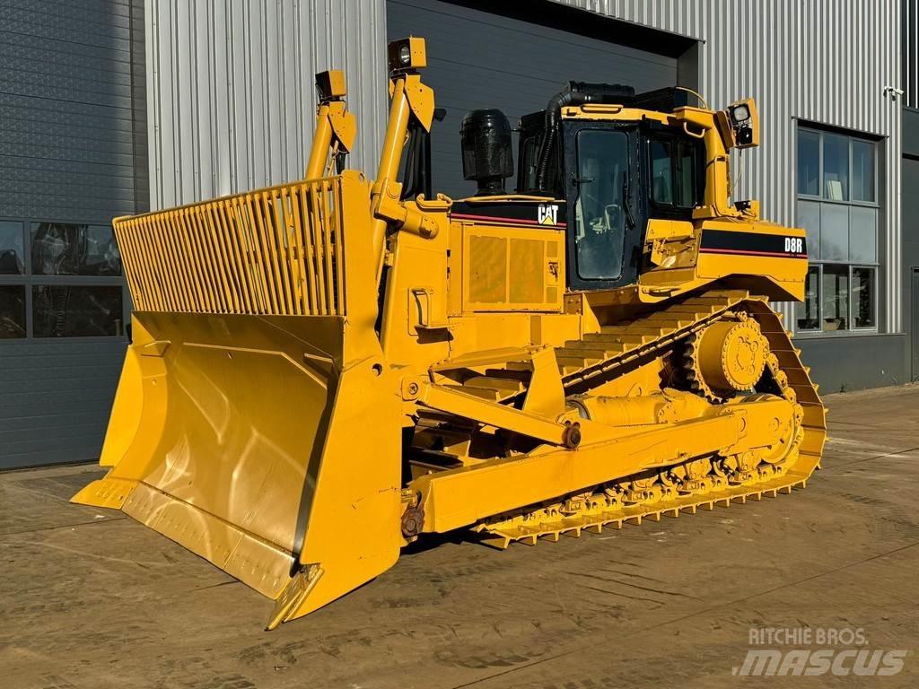 CAT D8R بلدوزرات مجنزرة