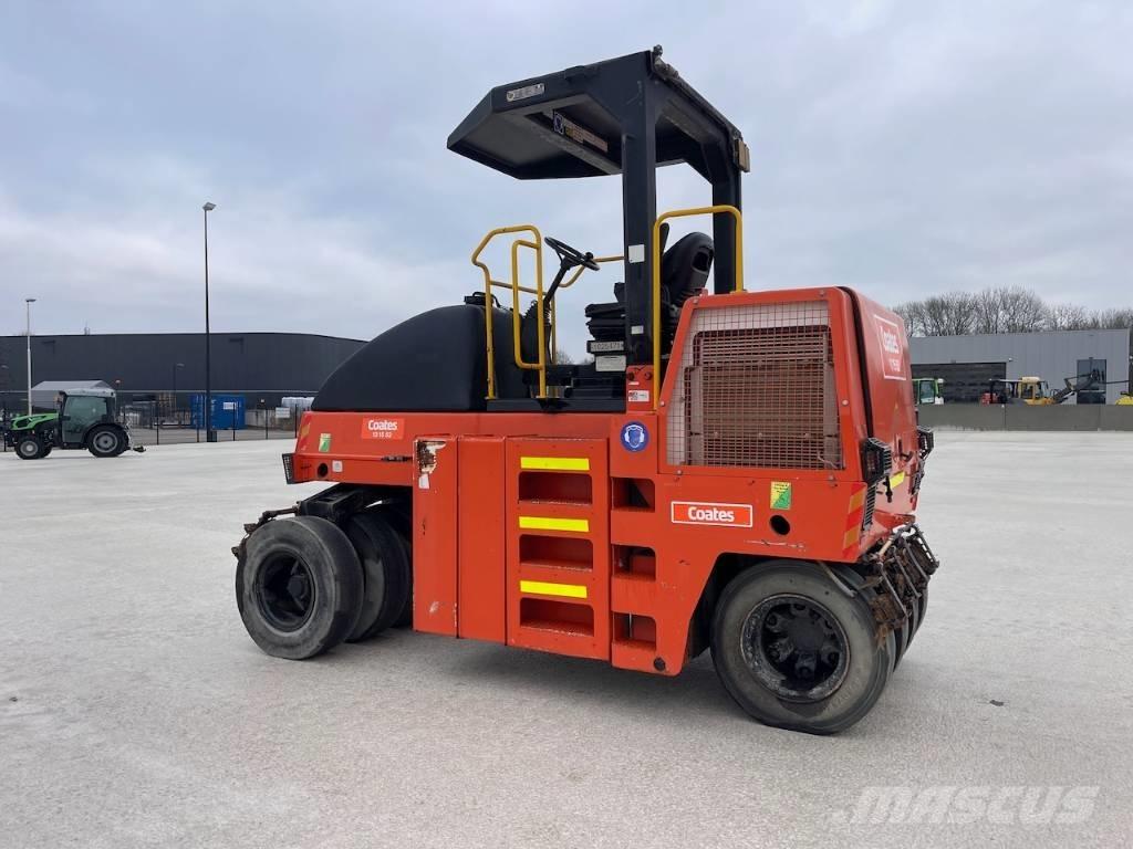 Dynapac CP 142 مداحل ذات إطارات هوائية