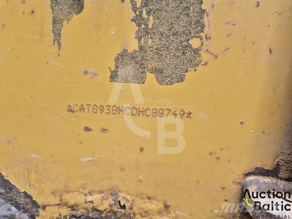 CAT 930 H لوادر بعجل