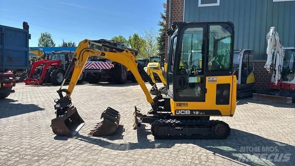 JCB 19c حفارات خاصة
