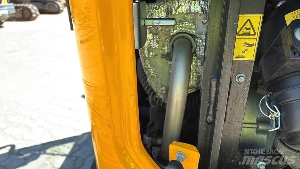 JCB 19c حفارات خاصة