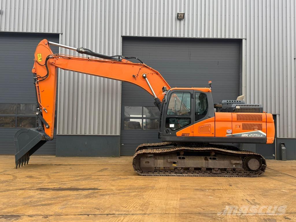 Doosan DX225LC-7 حفارات زحافة