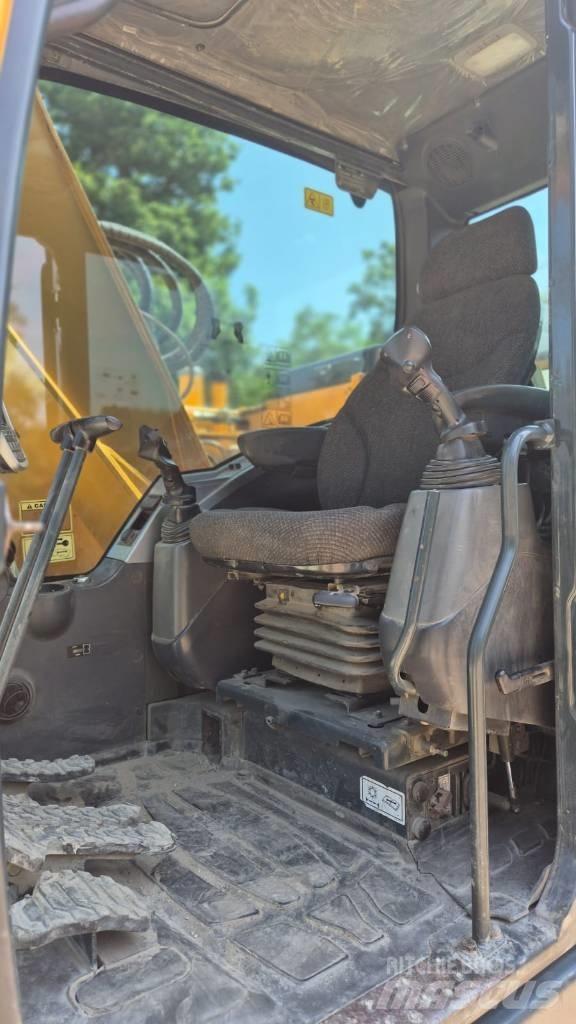 Hyundai HX 145 LCR حفارات زحافة