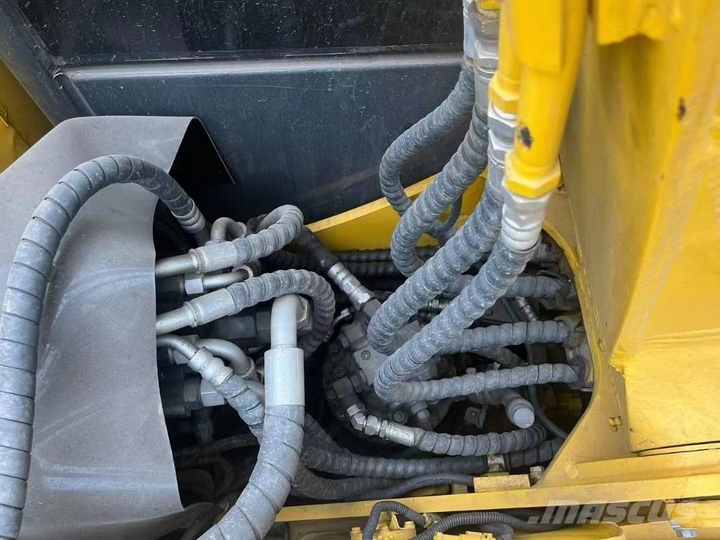 Komatsu PC70-8 حفارات وسط 7 طن - 12 طن