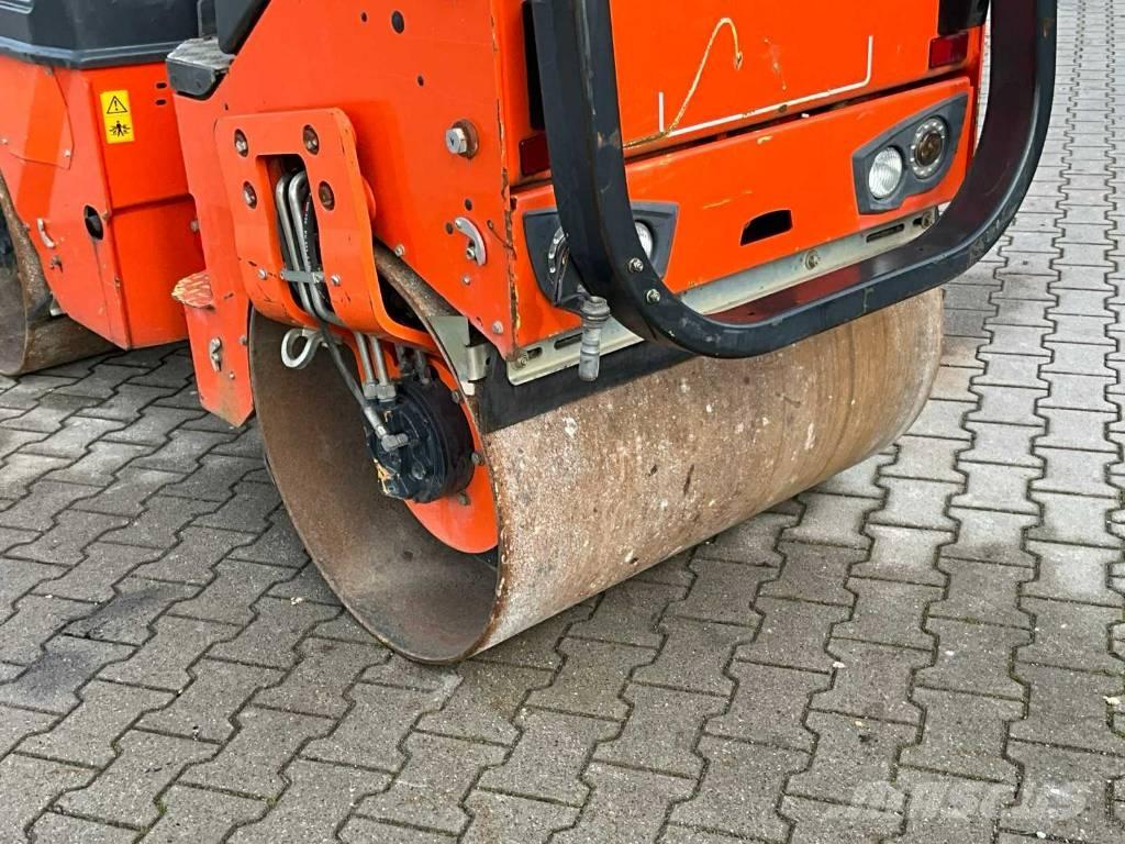 Bomag BW 100 AD-5 مداحل ثنائية الاسطوانة