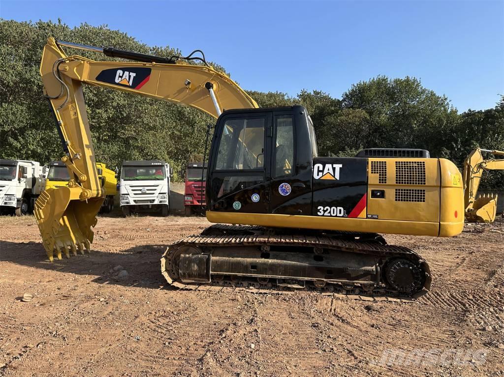 CAT 320DL حفارات زحافة