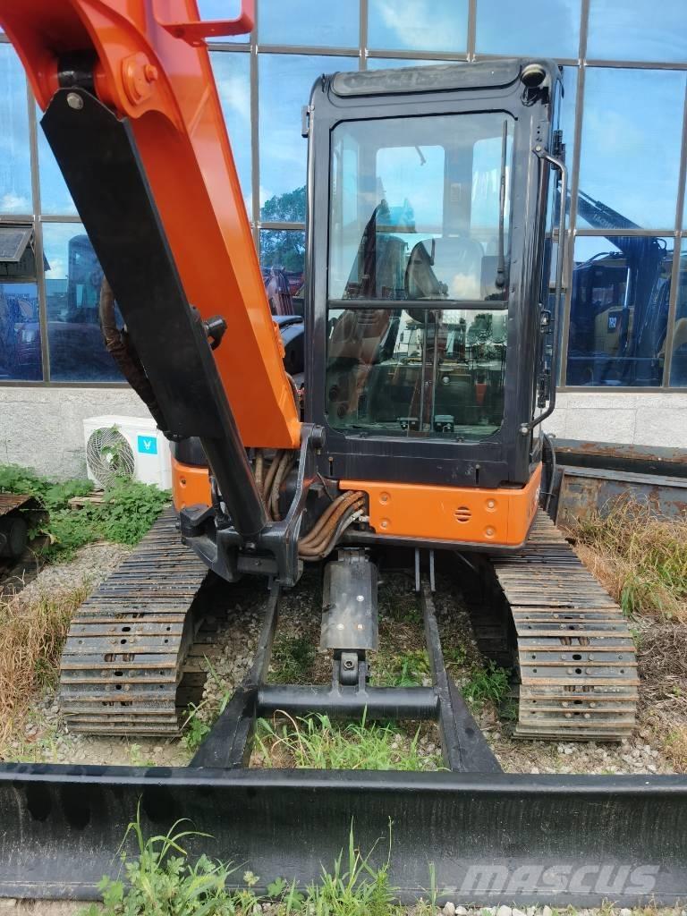 Hitachi ZX 50 U حفارات صغيرة أقل من 7 طن (حفارات صغيرة)