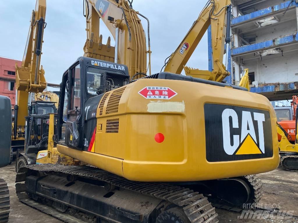 CAT 326 D2L حفارات زحافة