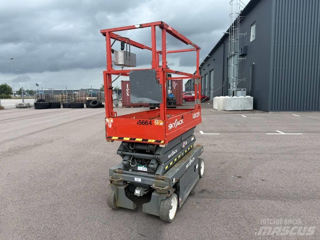 SkyJack SJ 3219 رافعات مقصية الشكل