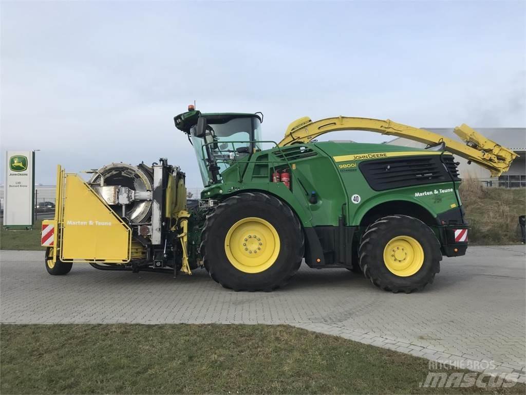 John Deere 9800 علافات ذاتية الدفع