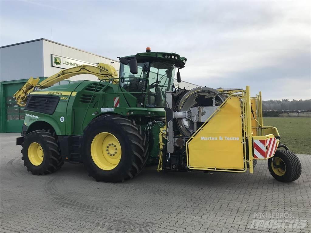 John Deere 9800 علافات ذاتية الدفع