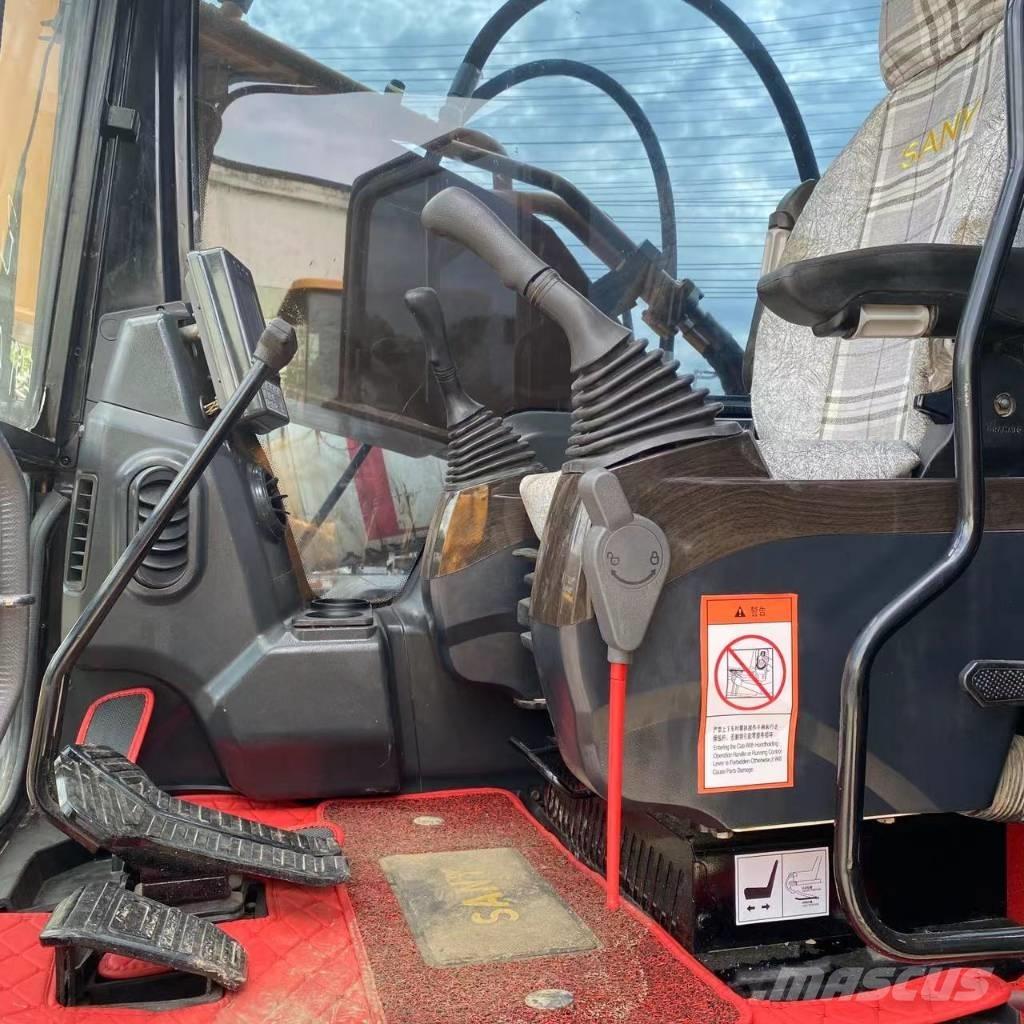 Sany SY 215 C حفارات زحافة