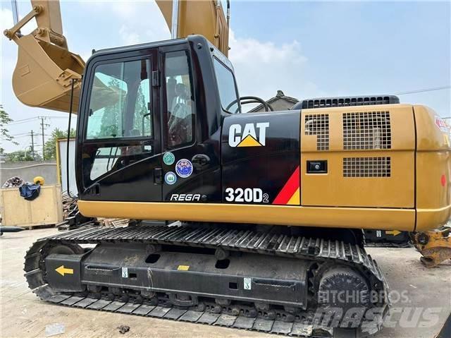 CAT 320 D حفارات زحافة