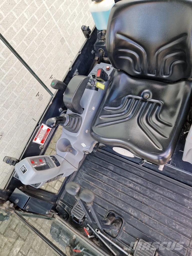 Kubota KX016-4 حفارات صغيرة أقل من 7 طن (حفارات صغيرة)