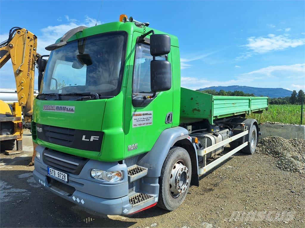 DAF FA LF 55.300 شاحنات بمقصورة وهيكل