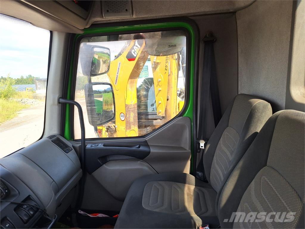 DAF FA LF 55.300 شاحنات بمقصورة وهيكل