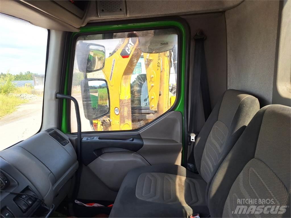 DAF FA LF 55.300 شاحنات بمقصورة وهيكل