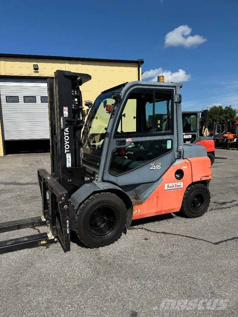 Toyota 40-8FD40N شاحنات الديزل