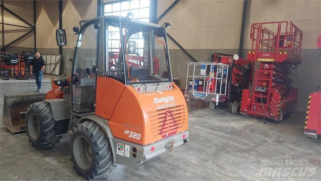 Weycor AR320 Cab لوادر متعددة الأغراض