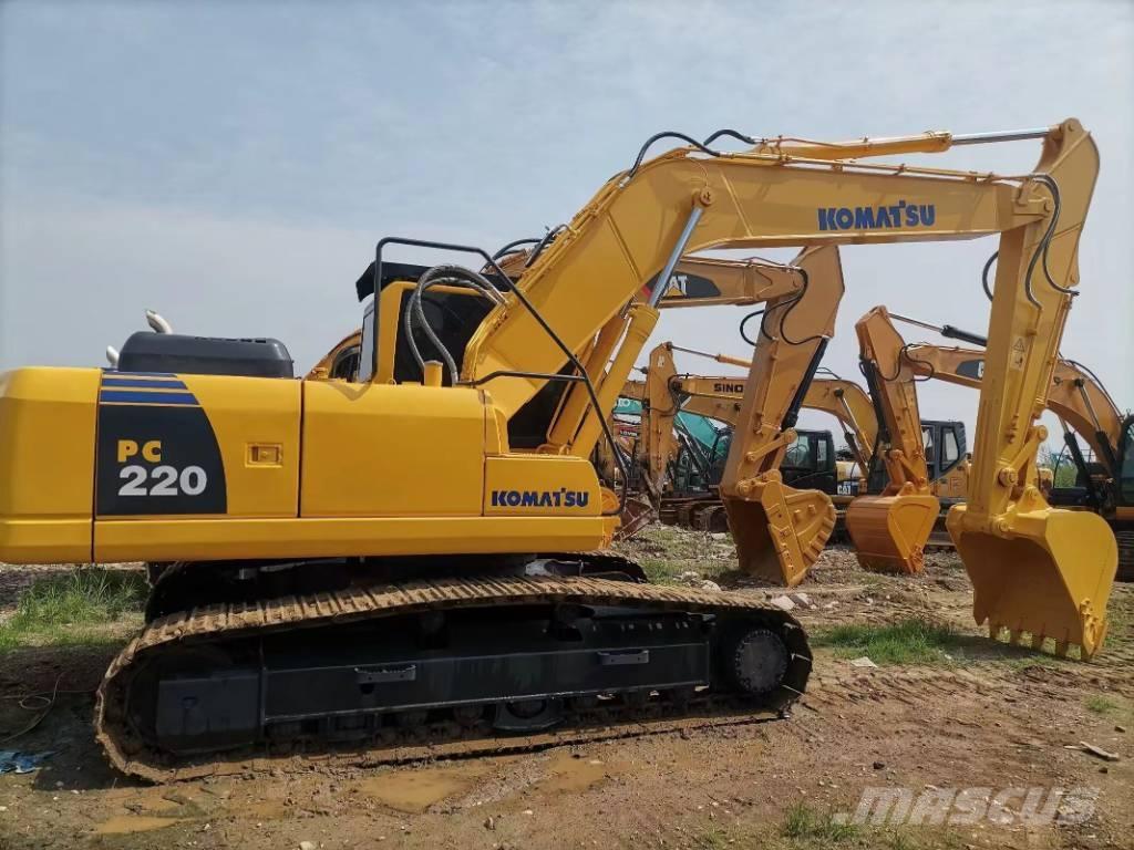 Komatsu PC 220-8 حفارات زحافة