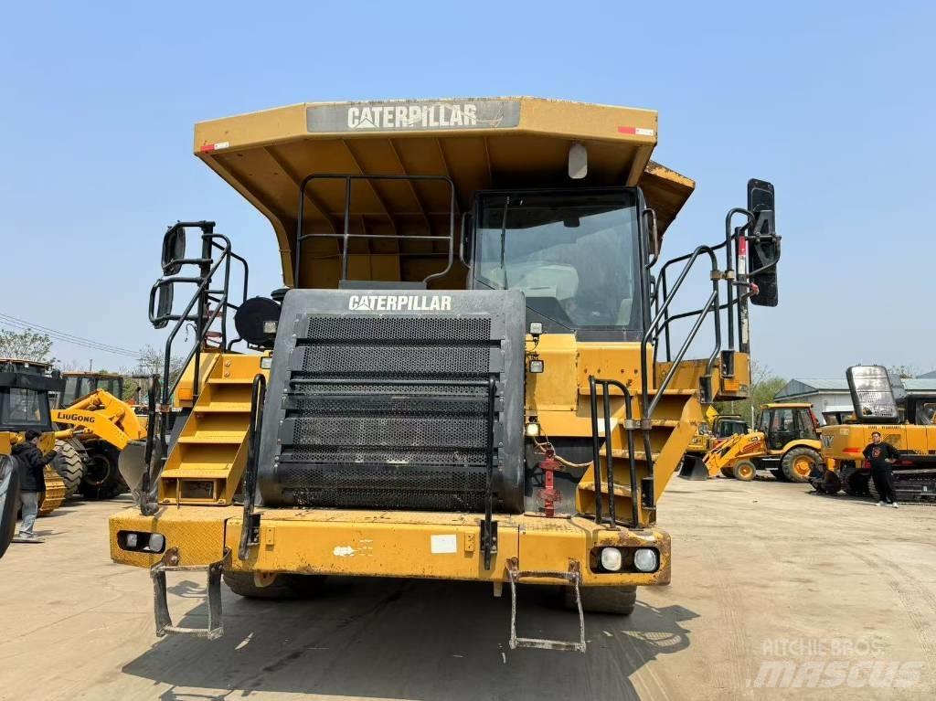 CAT 773 F شاحنات المخلفات الصلبة