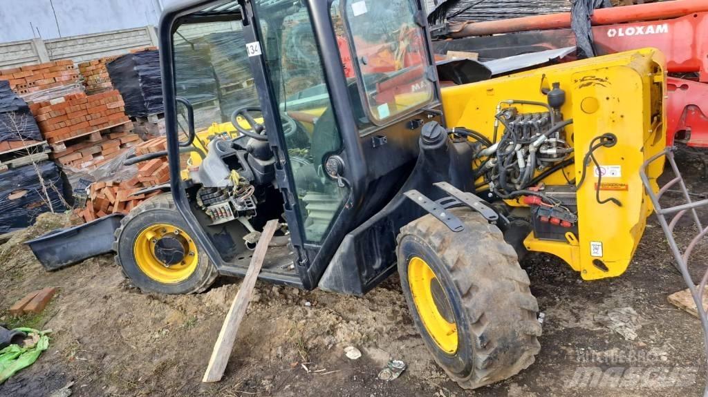 JCB 525-60 كابينة والداخلية