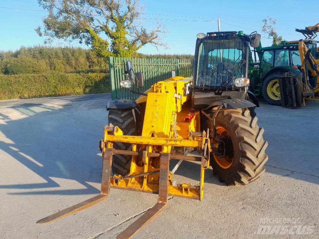 JCB 531-70 معدات مناولة لأغراض الزراعة