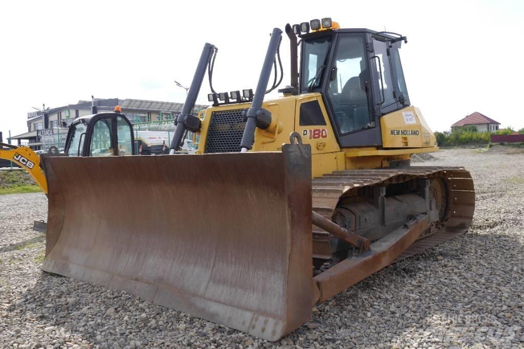 New Holland D 180 بلدوزرات مجنزرة