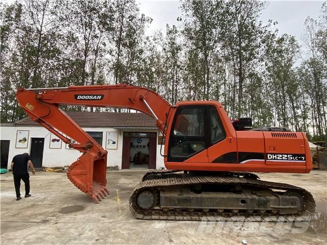 Doosan DH225 حفارات زحافة