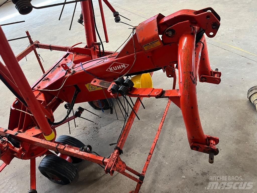 Kuhn 8501 MH مكابس وميبسات التبن