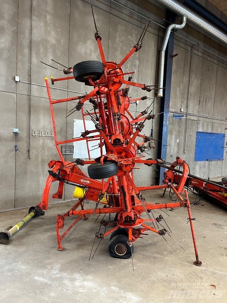 Kuhn 8501 MH مكابس وميبسات التبن