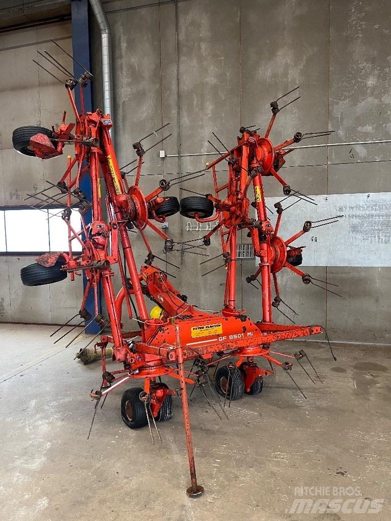 Kuhn 8501 MH مكابس وميبسات التبن