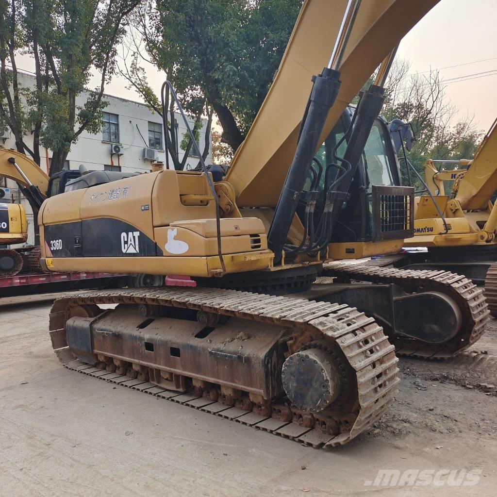CAT 336 D حفارات زحافة