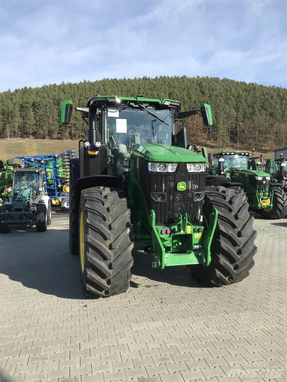 John Deere 7R 350 الجرارات