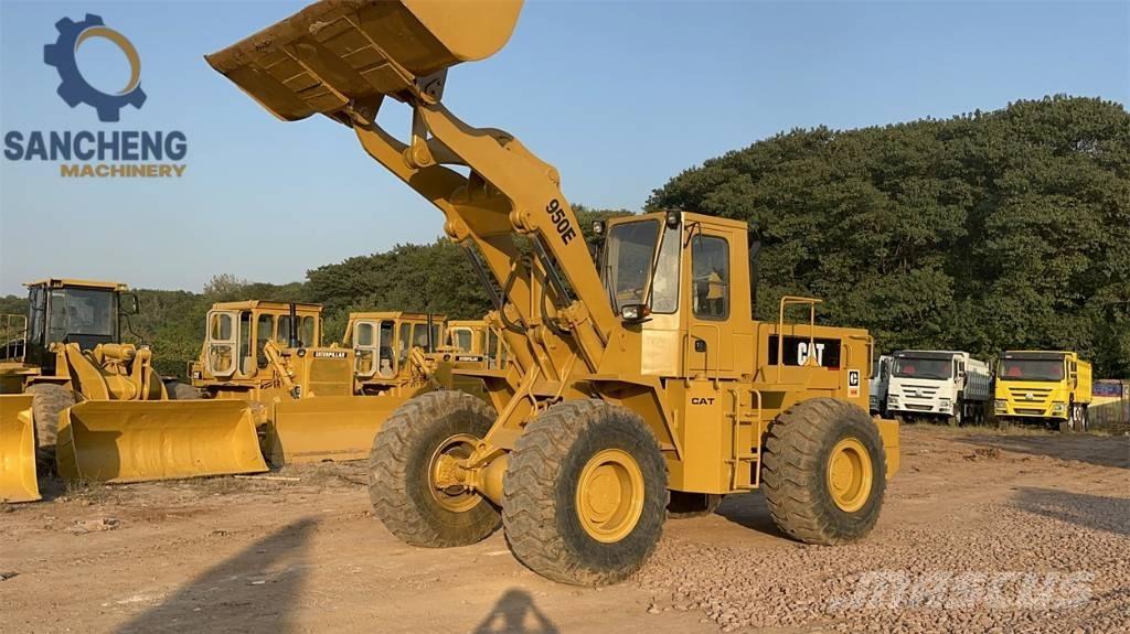 CAT 950E لوادر بعجل