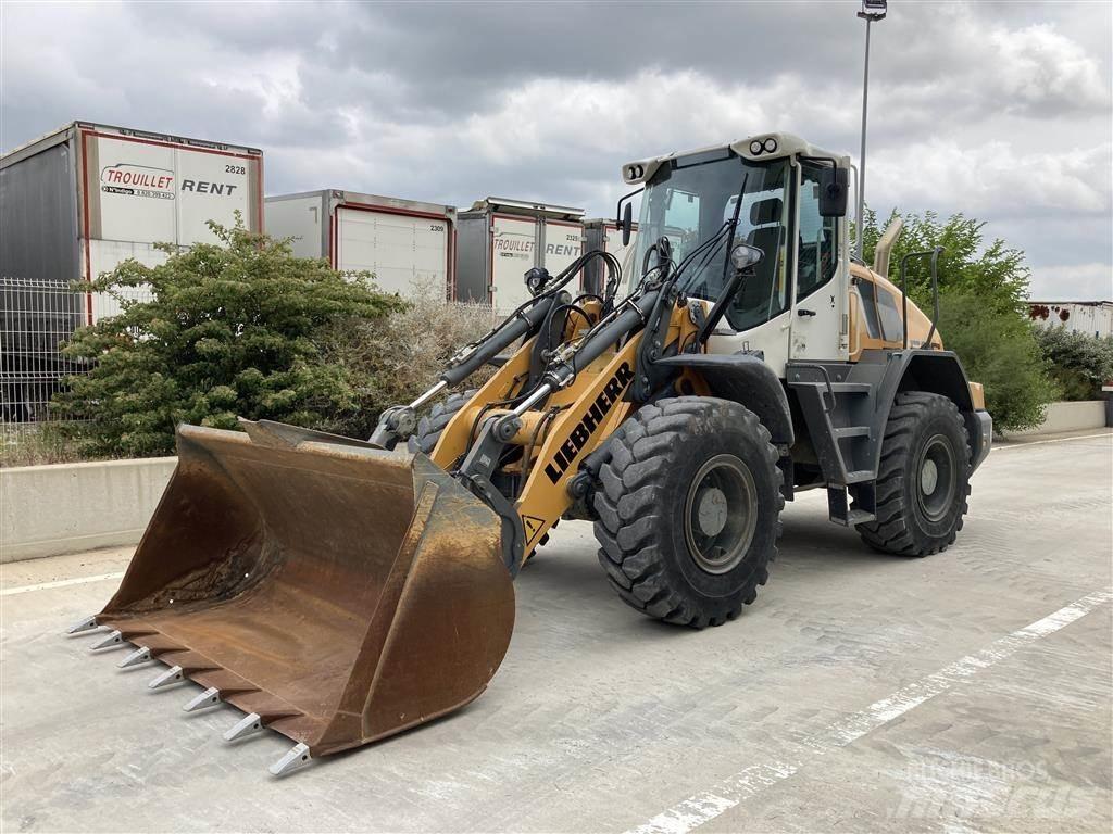 Liebherr L 526 لوادر بعجل